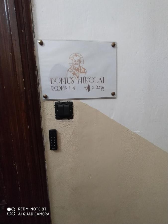 Domus Nikolai Hotel Bari Luaran gambar