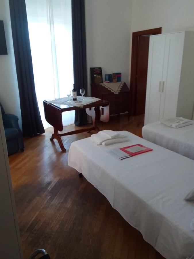 Domus Nikolai Hotel Bari Luaran gambar