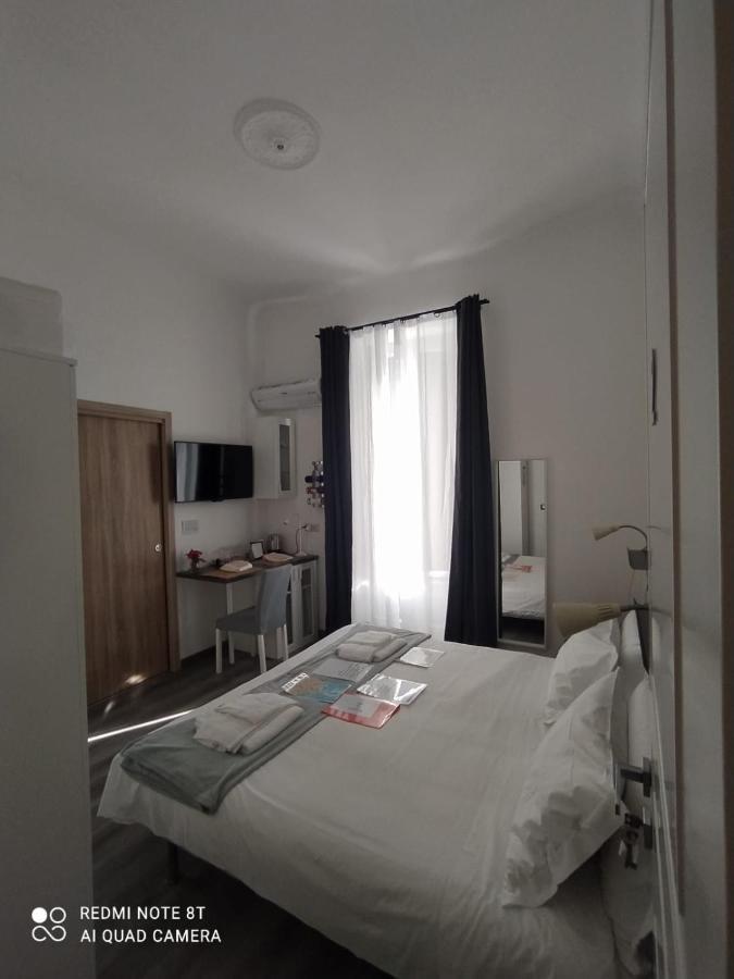 Domus Nikolai Hotel Bari Luaran gambar