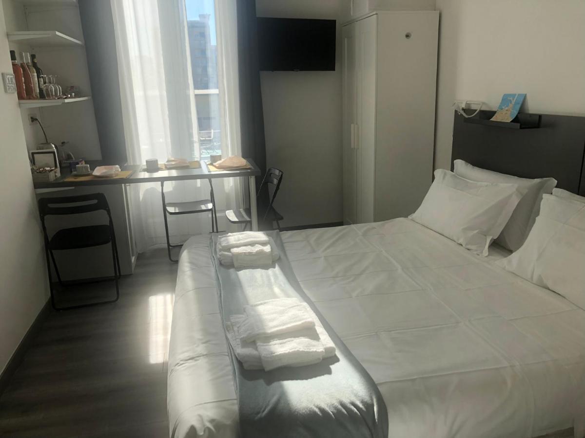 Domus Nikolai Hotel Bari Luaran gambar